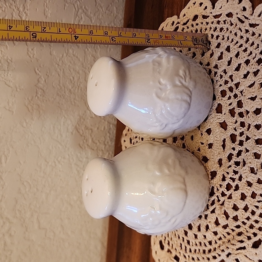Salt & Pepper Shakers White w/ Raised Pumpkins, Squash, Sunflowers, Pineapples - Picture 2 of 6